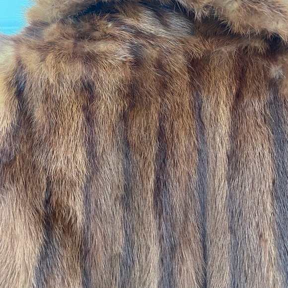 Vintage Fur Cape - Picture 4 of 4